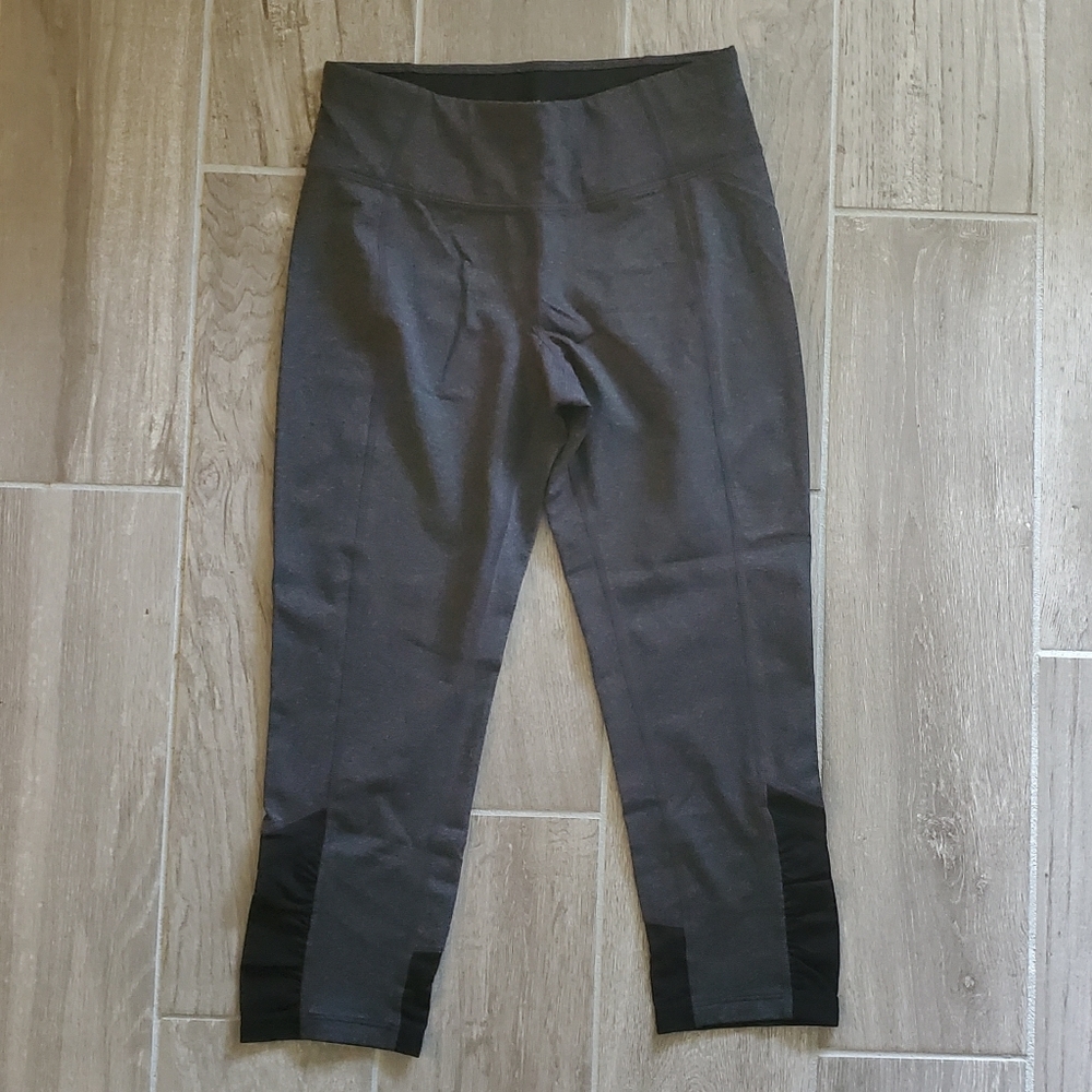 Calvin Klein Size Small Sports Capri Leggings